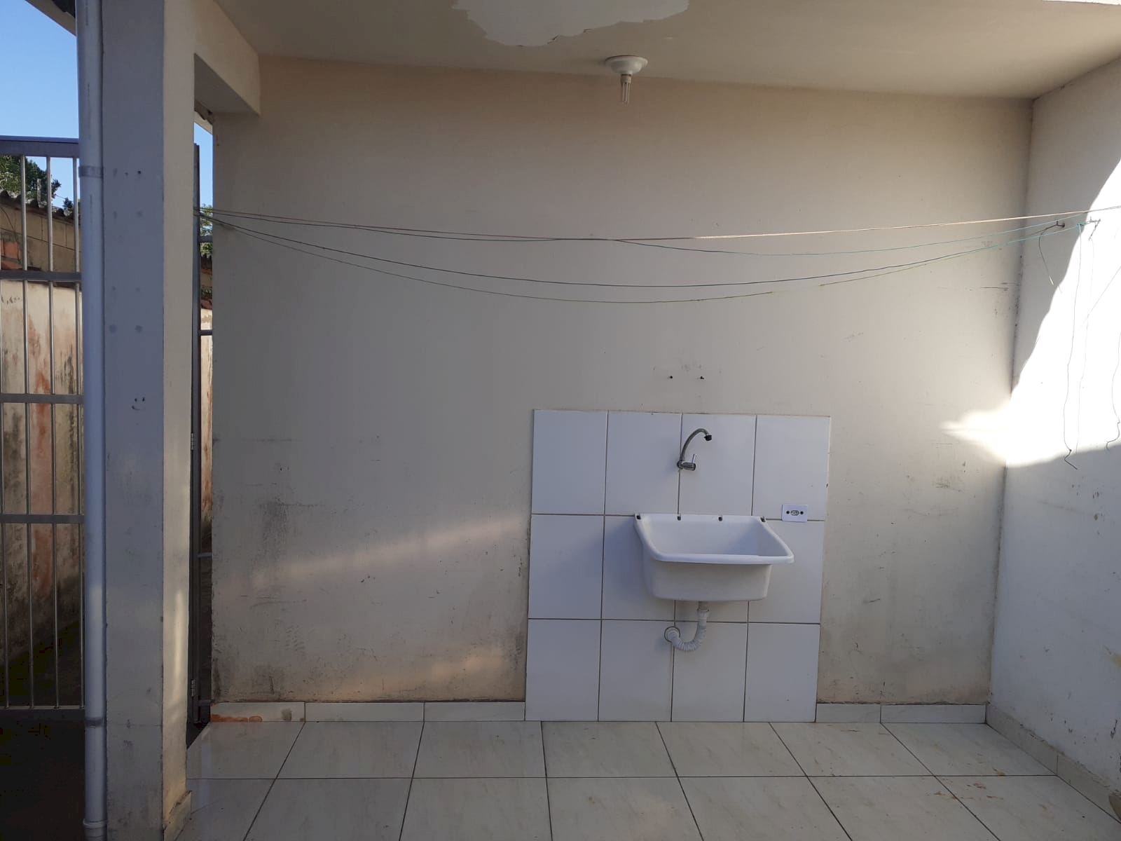 Imagem imóvel Casa Residencial - Lado Pista