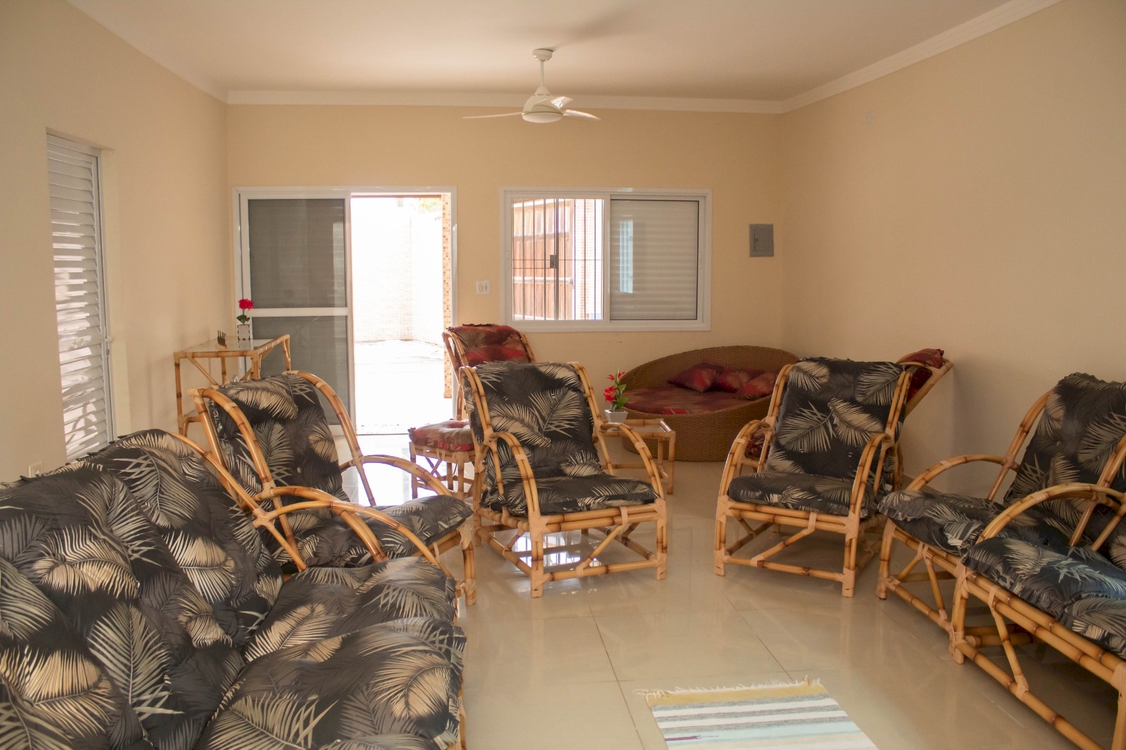 Imagem imóvel Casa Residencial - Lado Pista