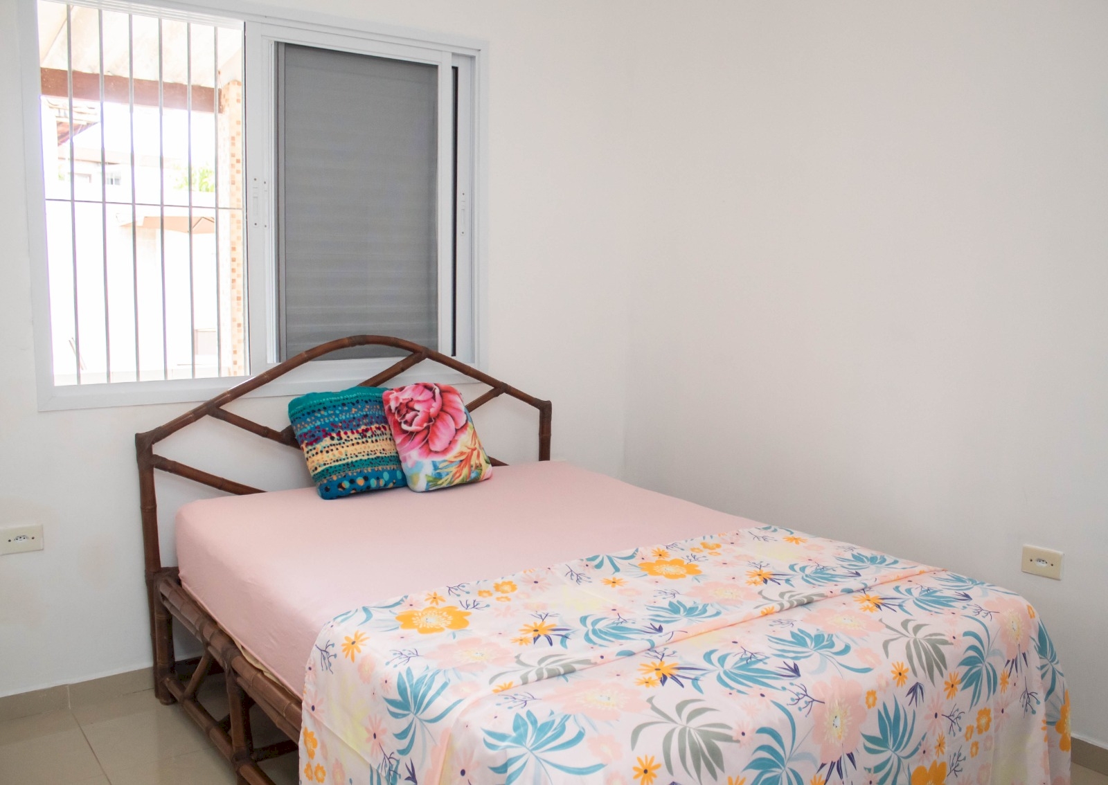 Imagem imóvel Casa Residencial - Lado Pista