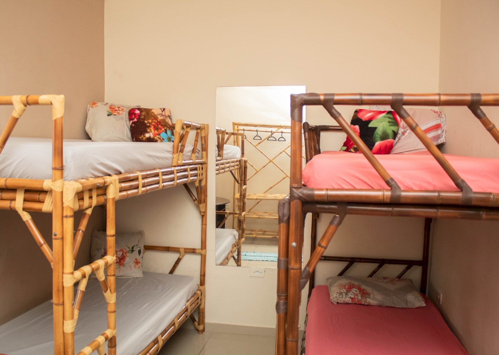 Imagem imóvel Casa Residencial - Lado Pista