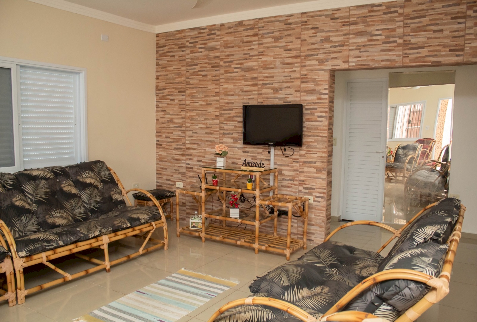 Imagem imóvel Casa Residencial - Lado Pista