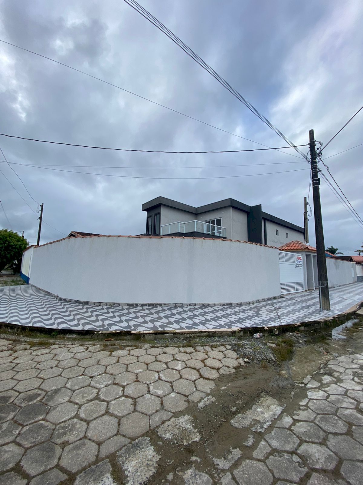 Sobreposta - ótima localização