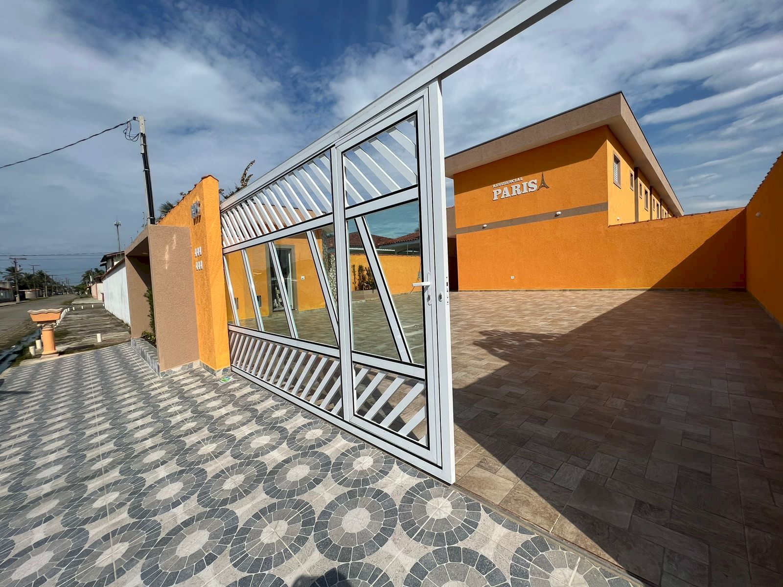 Casa em condomínio Otima Localização
