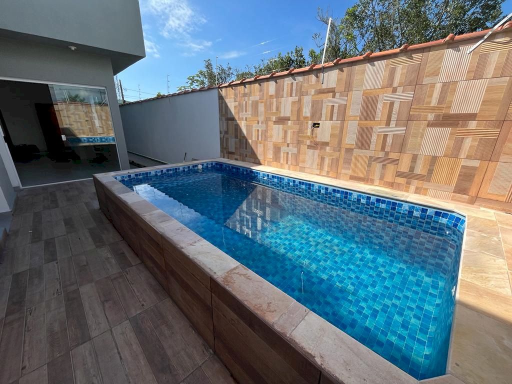 CASA RESIDENCIAL LADO PRAIA
