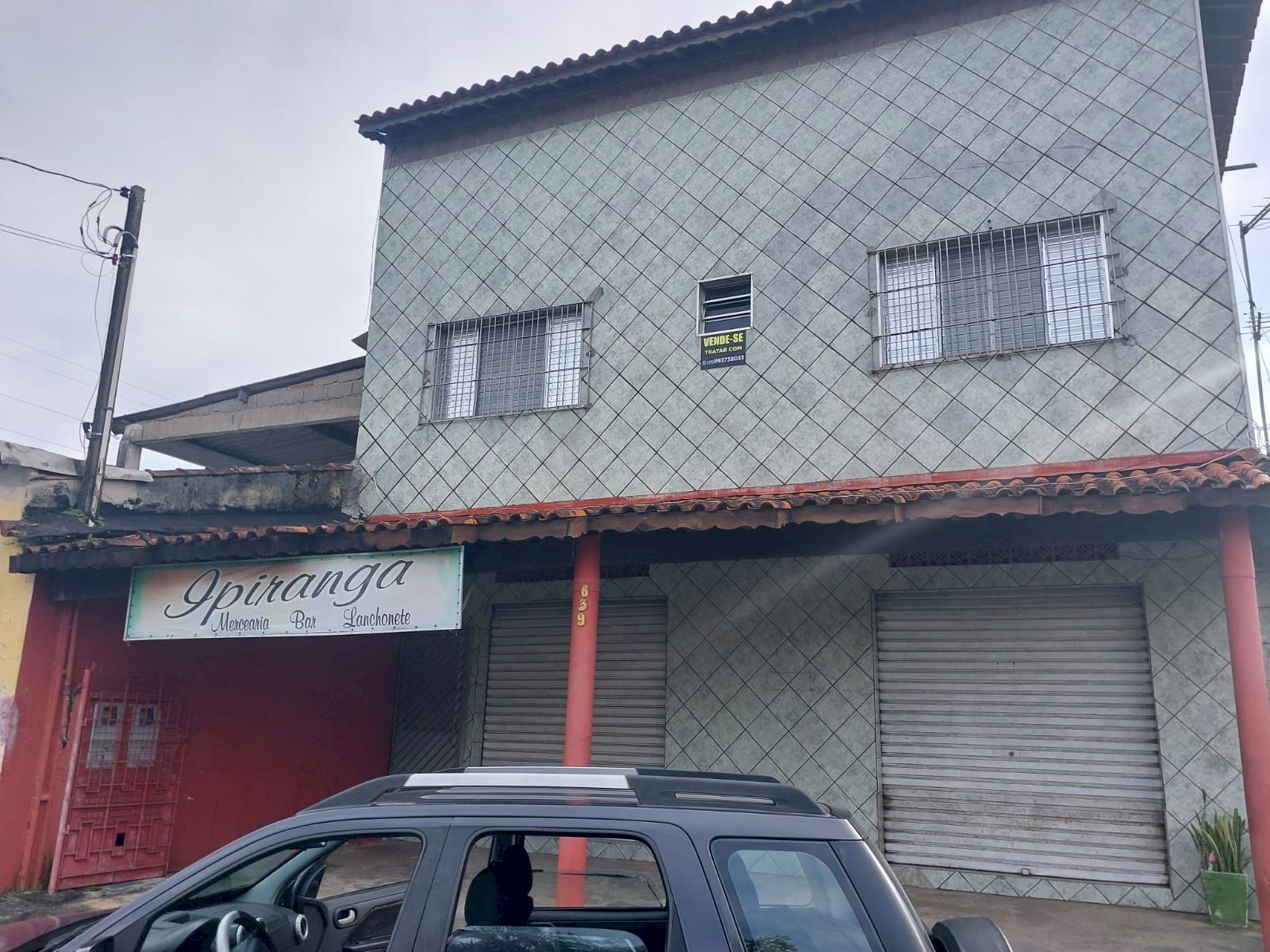 Sobrado com ponto comercial