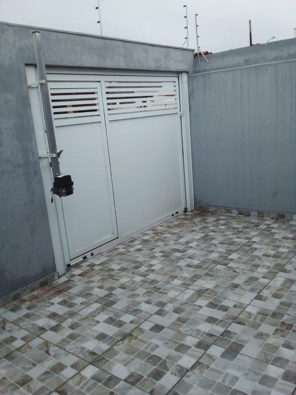 bcd7c7b935f7ac161f3d25e331d14574.jpg