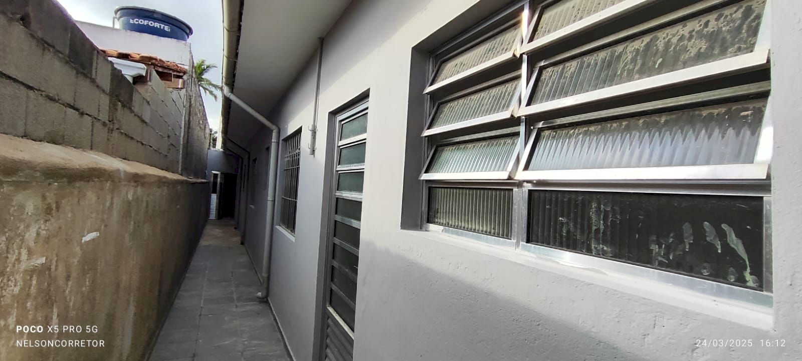 Casa Residencial - Lado Pista!