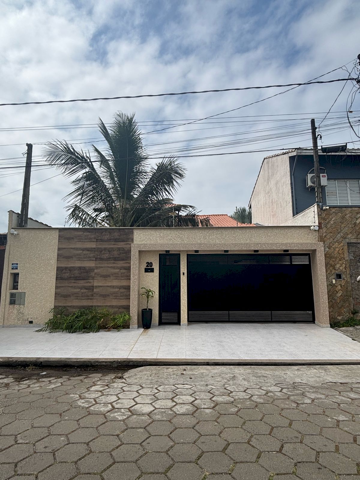 Sobrado Residencial - Lado Praia