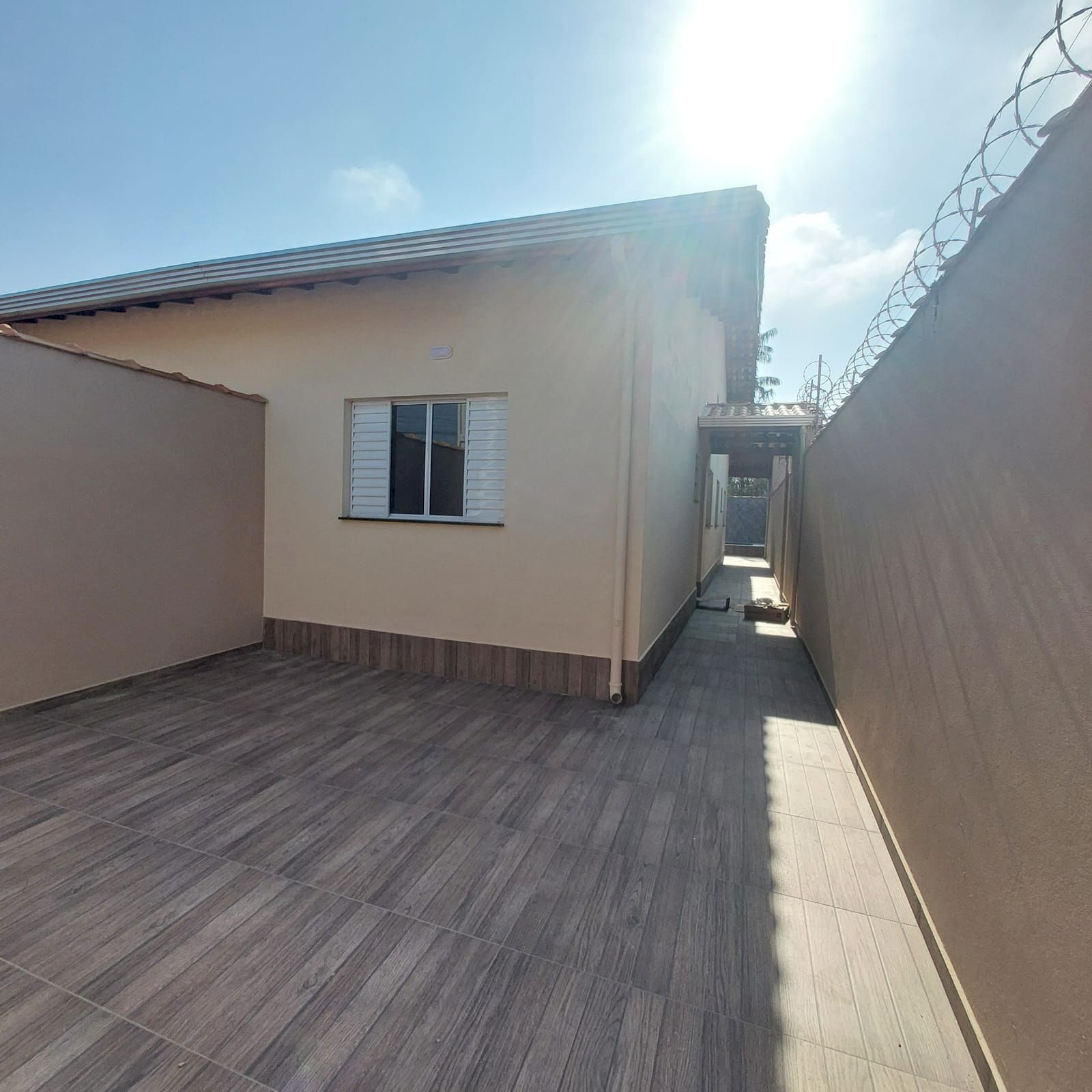 Casa Residencial - Lado Pista