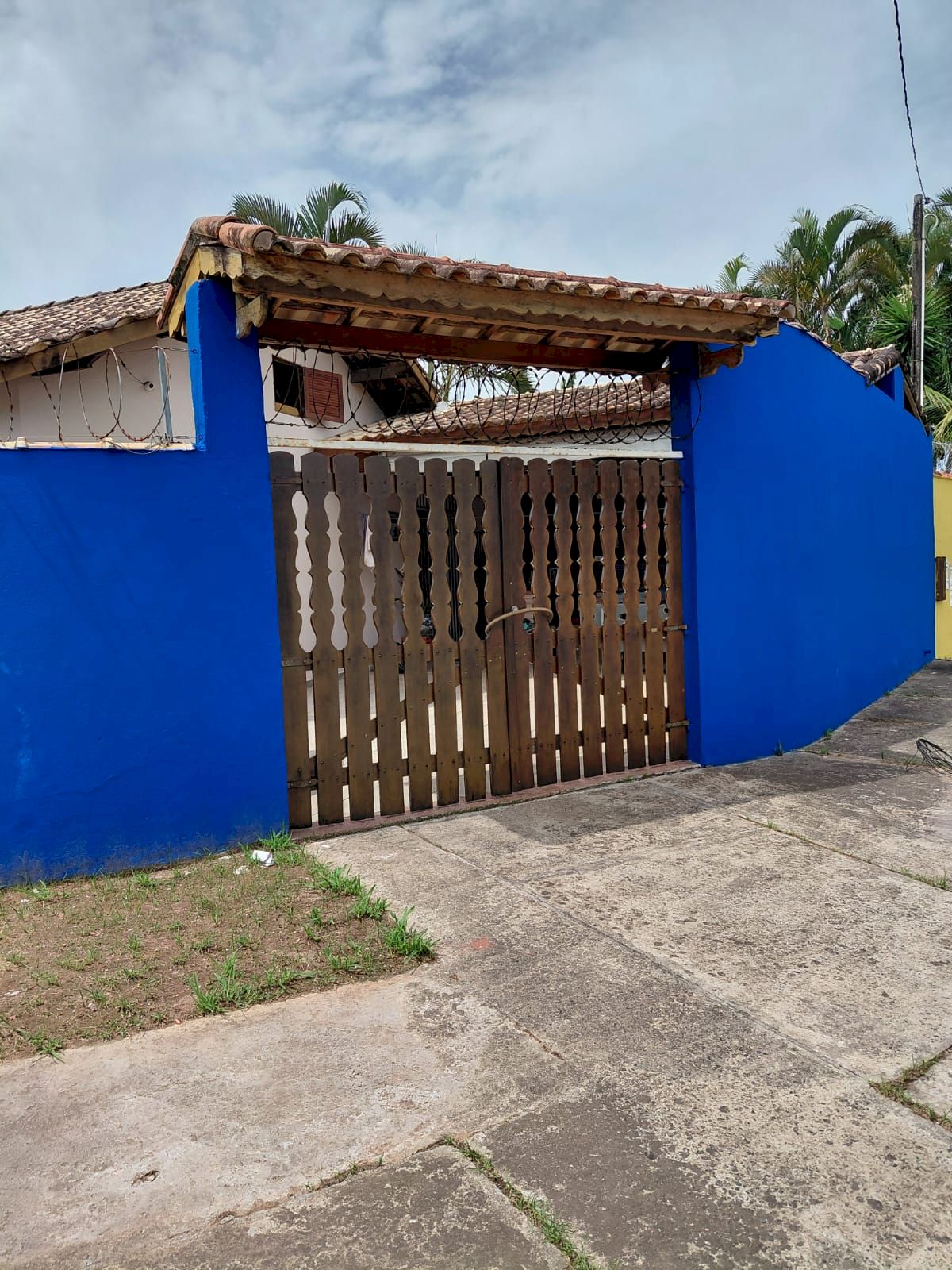 Casa Residencial - Lado Pista
