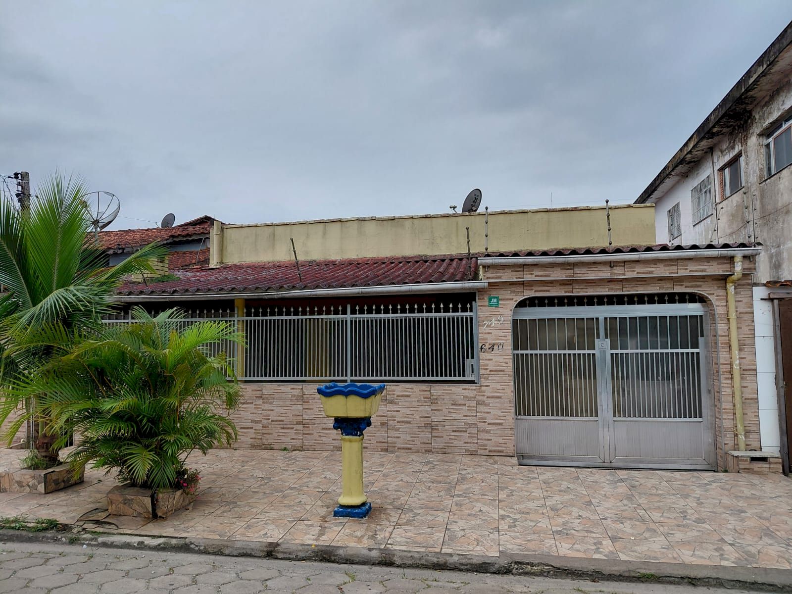 Casa Residencial - Lado Pista