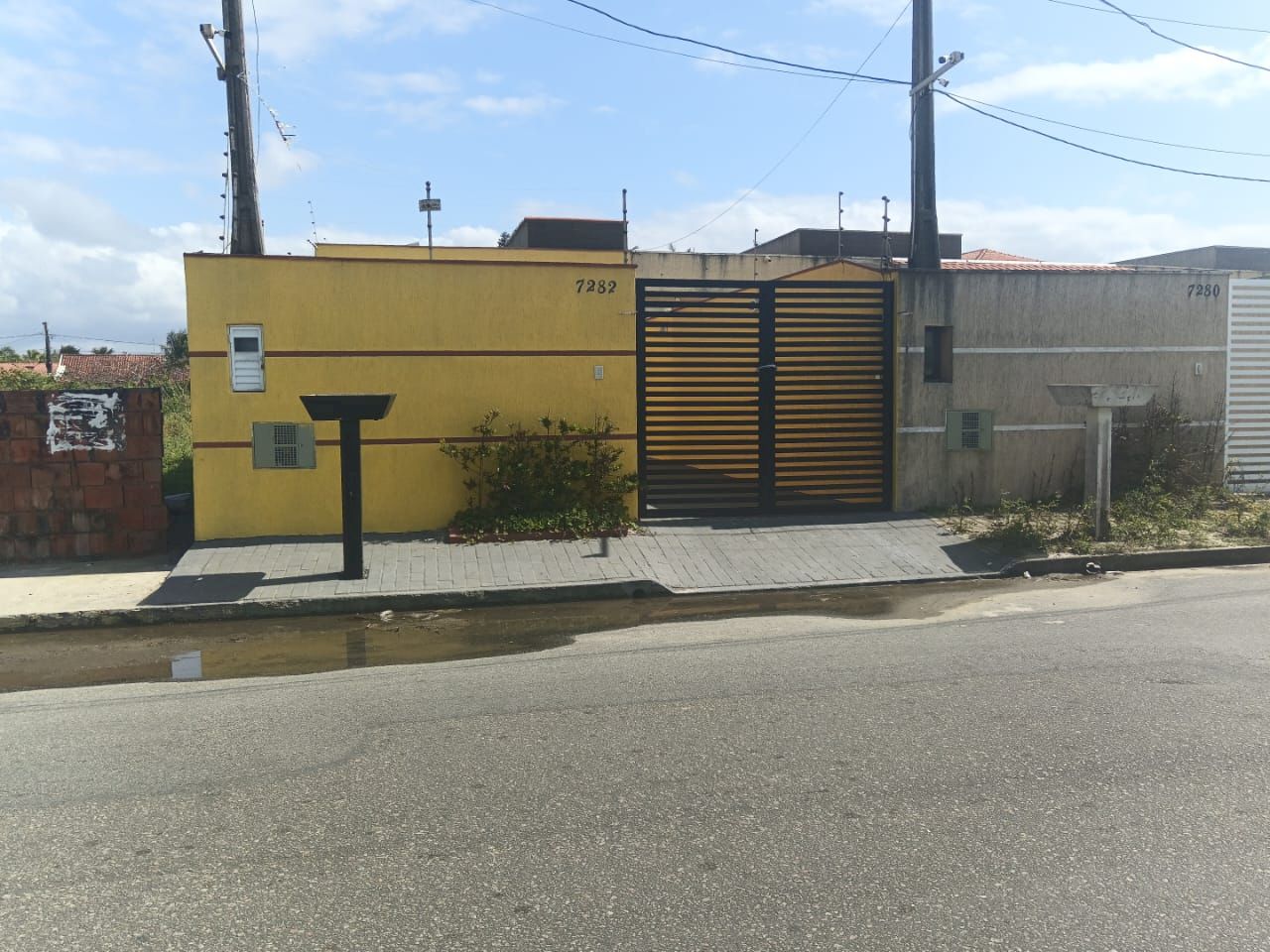 Casa Residencial - Em frente a Praia