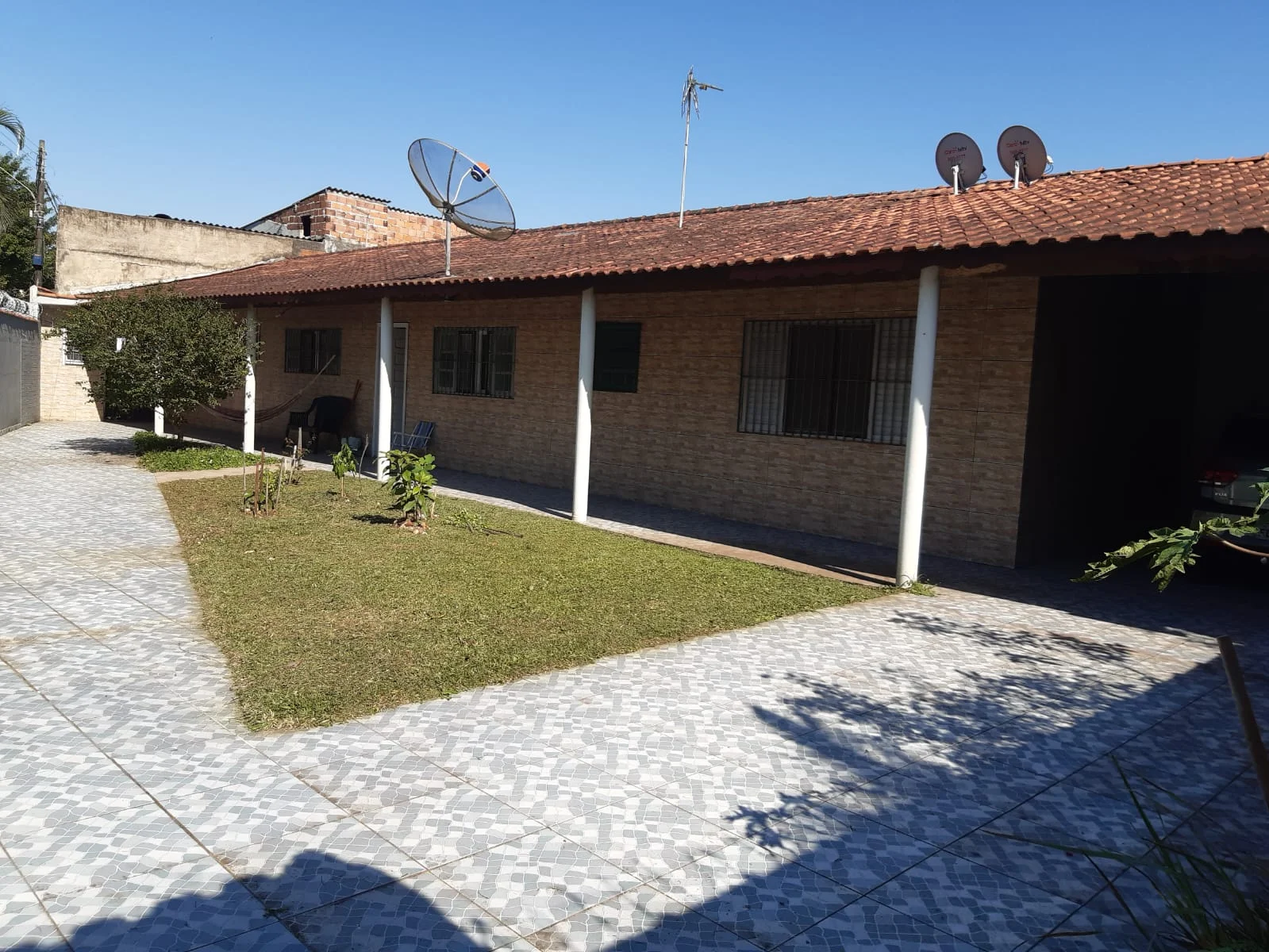 Casa com 2 dormitórios próximo à praia no bairro Fazendinha
