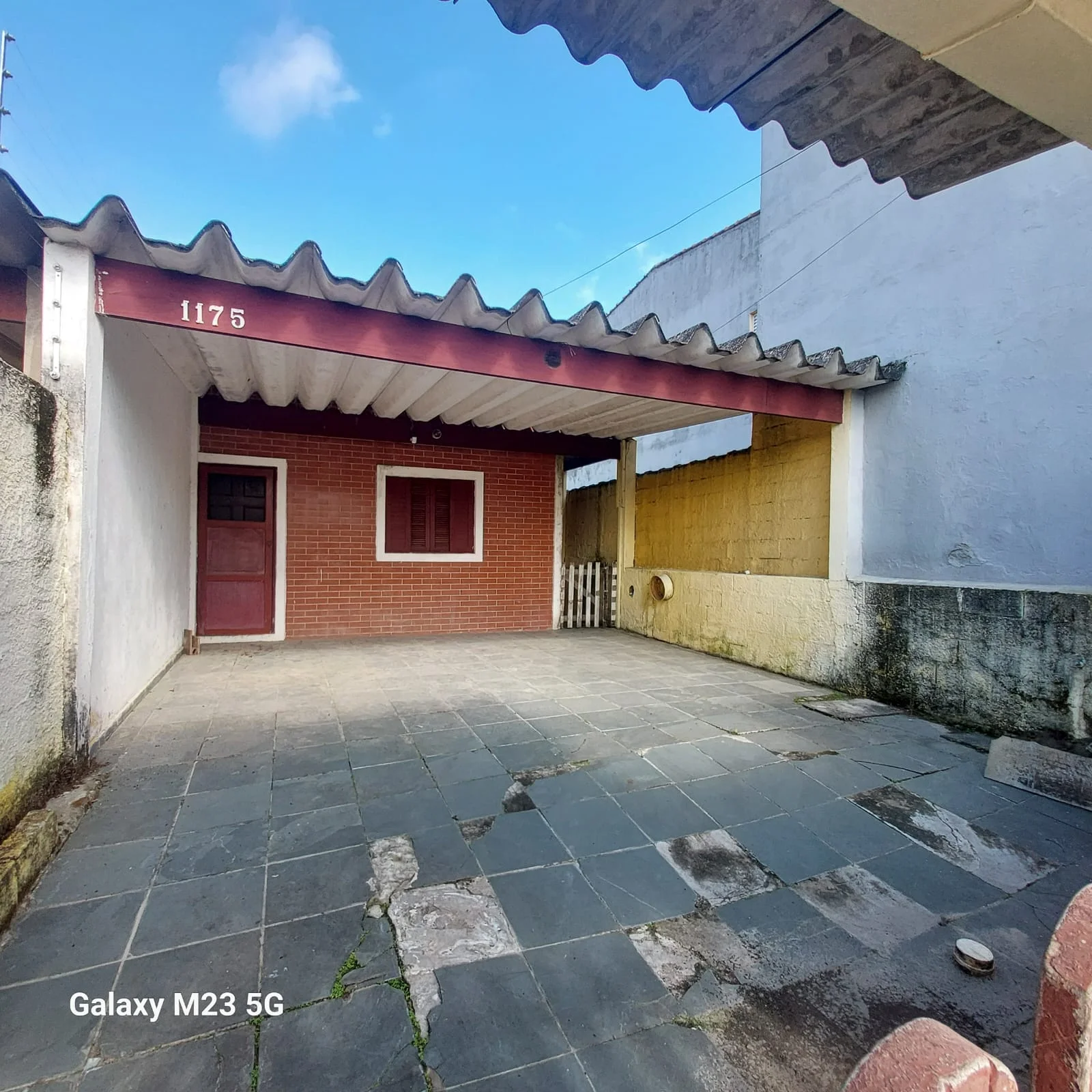 Casa com 2 dormitórios próximo à praia no bairro Bopiranga