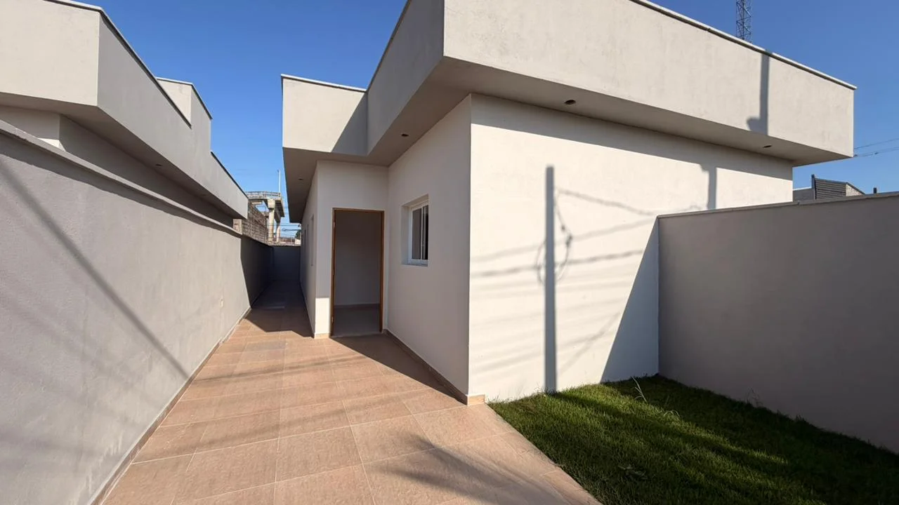Casa com 2 dormitórios no bairro Sabaúna