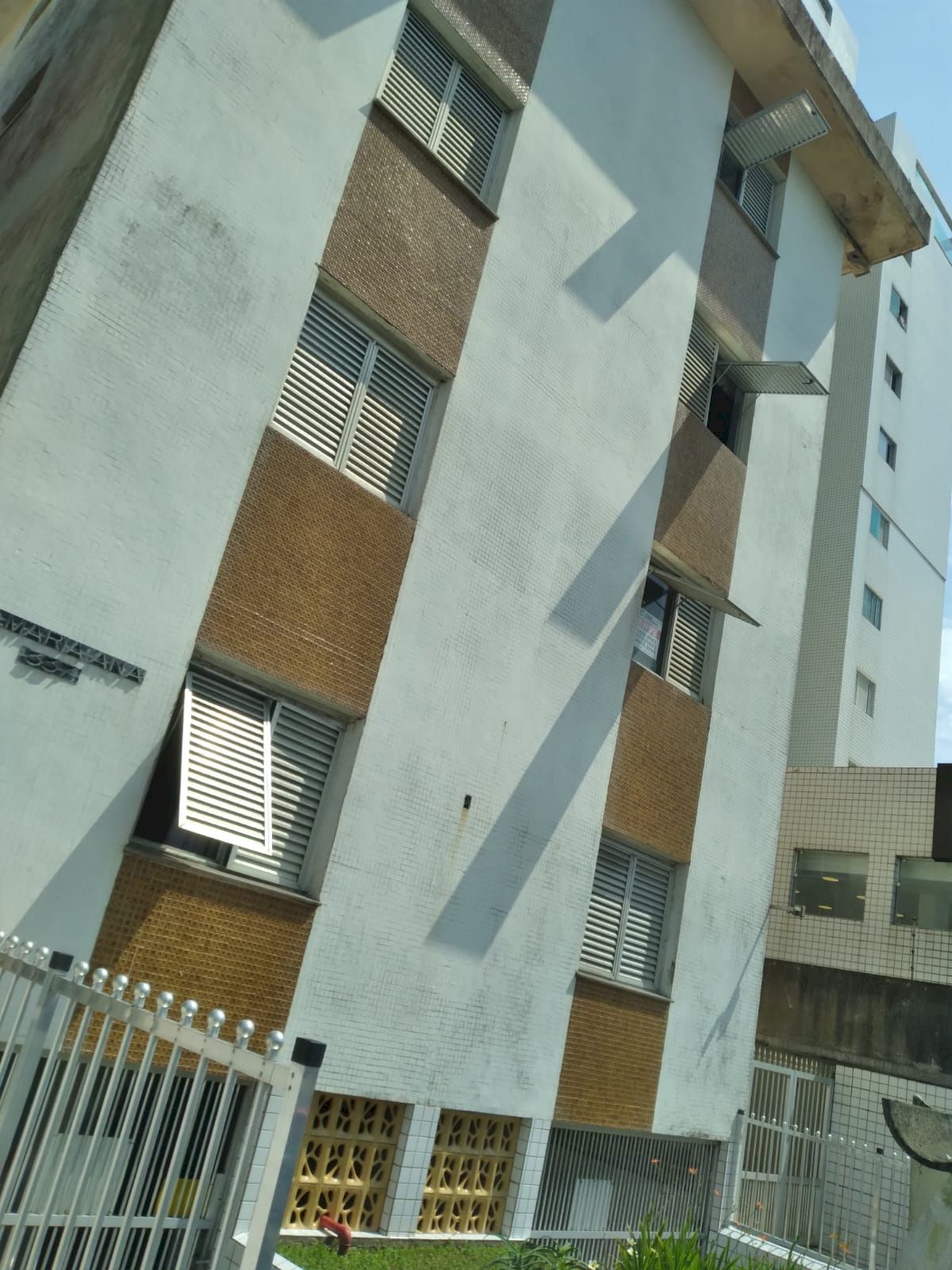 Apartamento com 1 dormitório mobiliado próximo à praia no bairro Centro