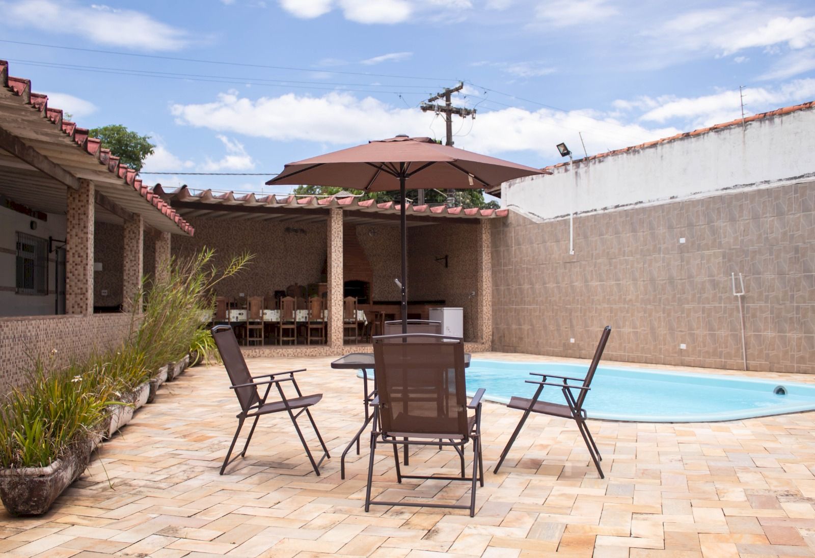 Casa Residencial - Lado Pista