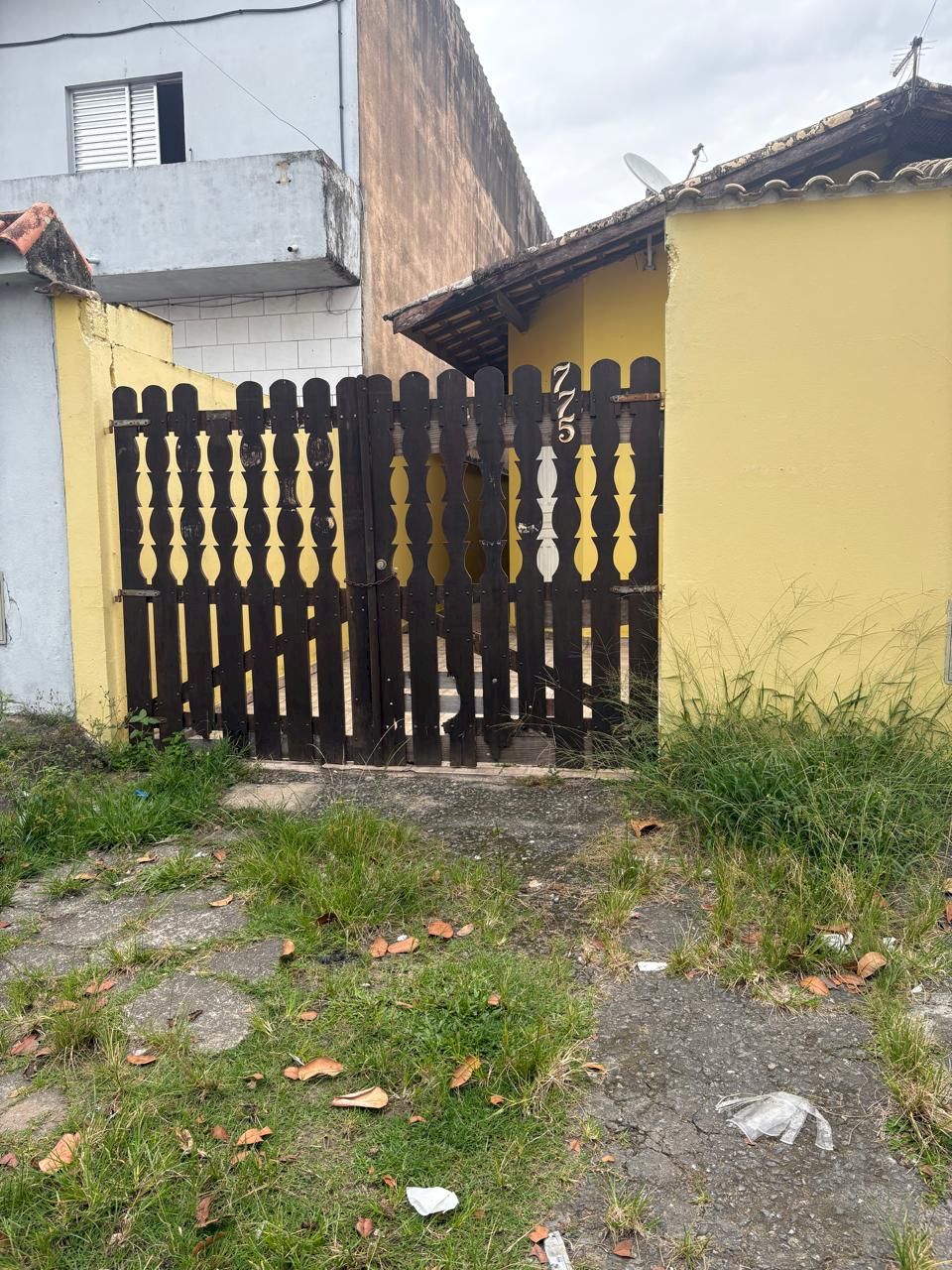 Casa Residencial - Lado Pista