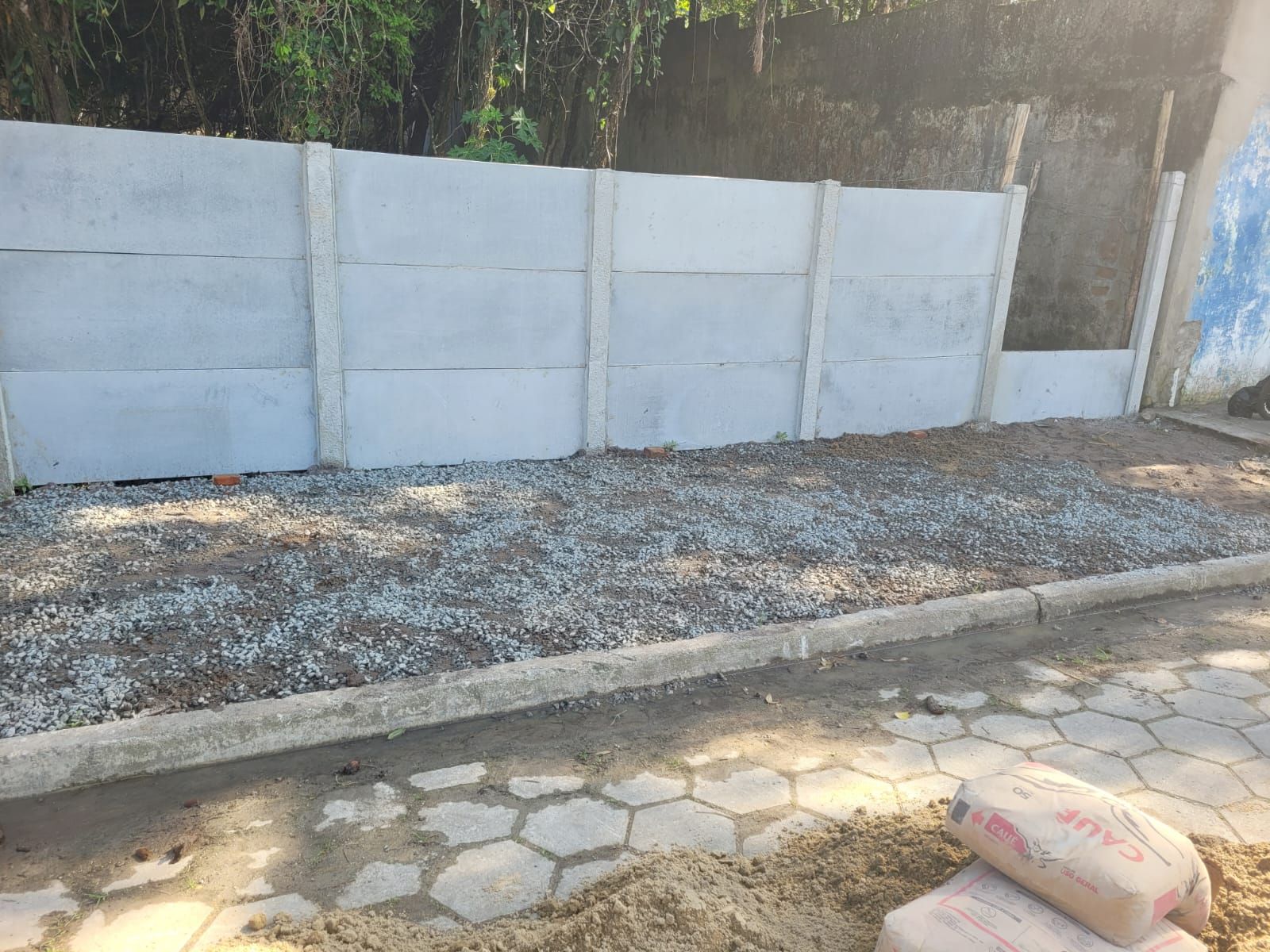 Terreno com 1.072m²