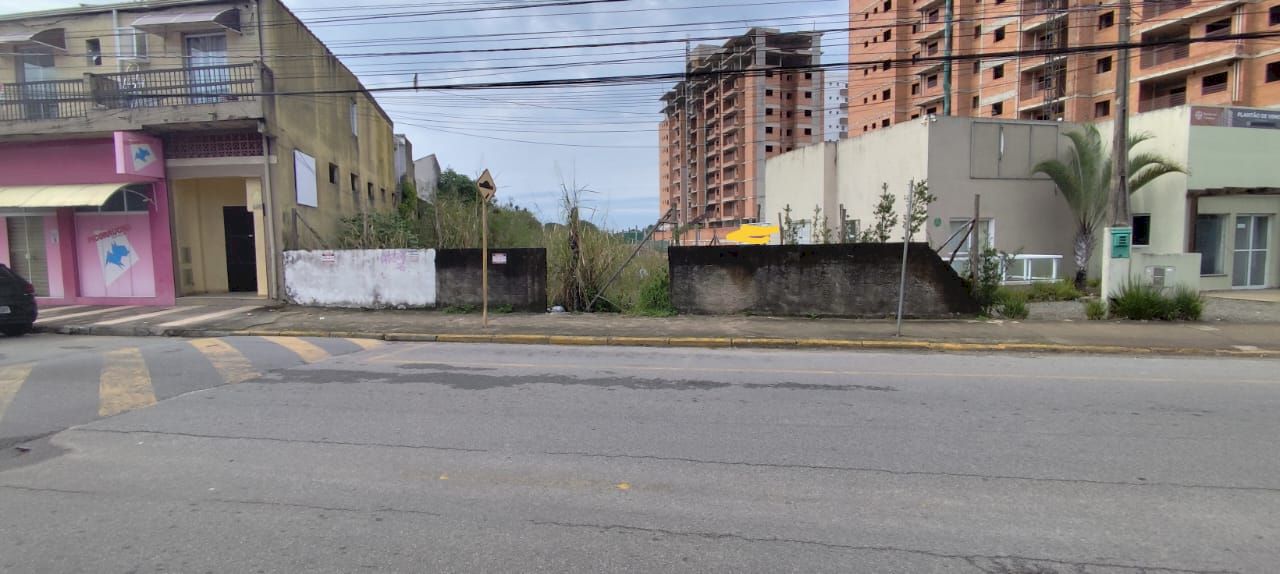 Terreno com 3.810m² - Lado Praia